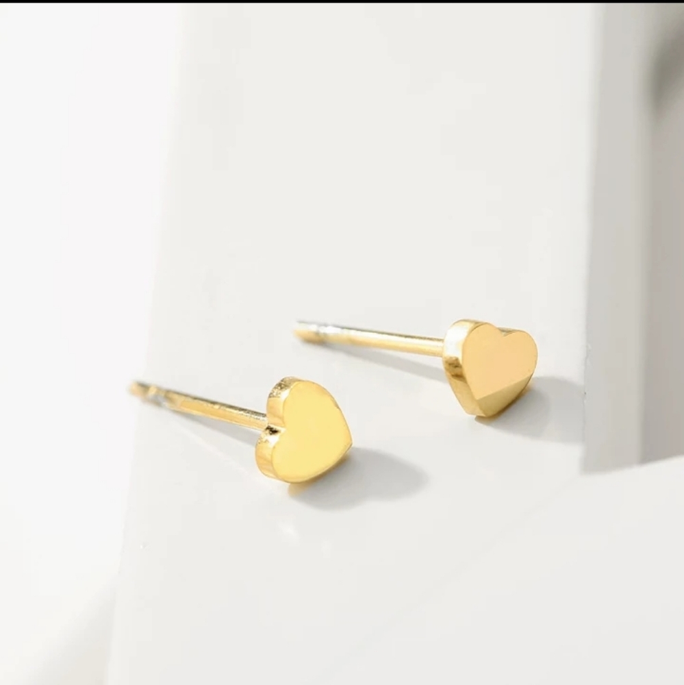 Heart Shape Earrings 🍇🍇 - Picture 2 of 6